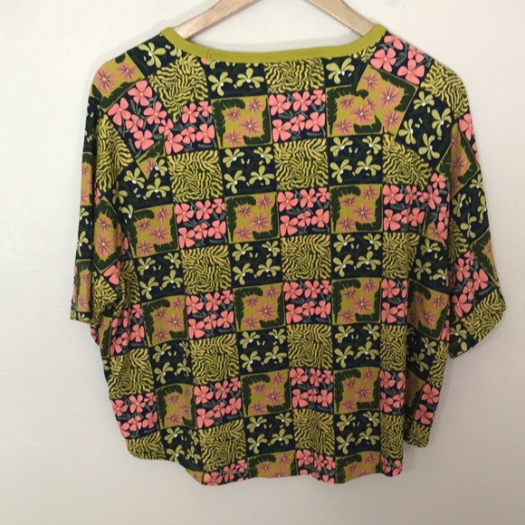 NEW Latino Heritage Tropical Top. Medium - Picture 4 of 6